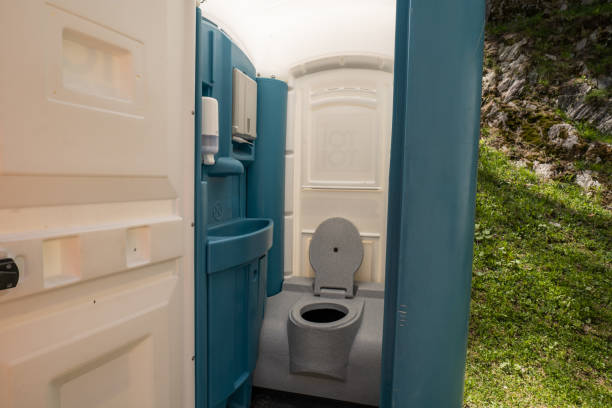 Best Portable restroom trailer rental  in Glenpool, OK